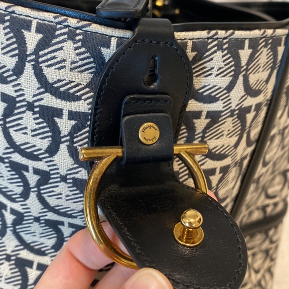 Salvatore Ferragamo Gancini Jacquard Monogram Logo Maxi Canvas Bucket Tote Bag - Picture 11 of 16